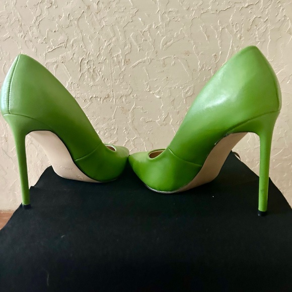 Rouge Pumps/Heels Condition-01 - Picture 7 of 9